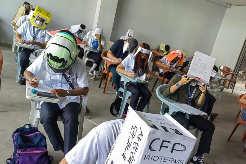 Photo of foto | Imagini cu studenți din Filipine care poartă „căști anti-copiat” în timpul examenelor, devenite virale pe internet